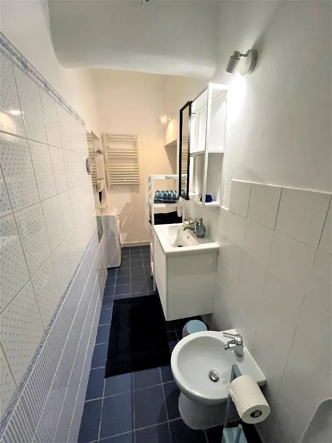 Apartment Nest To Colosseum Rome Italy